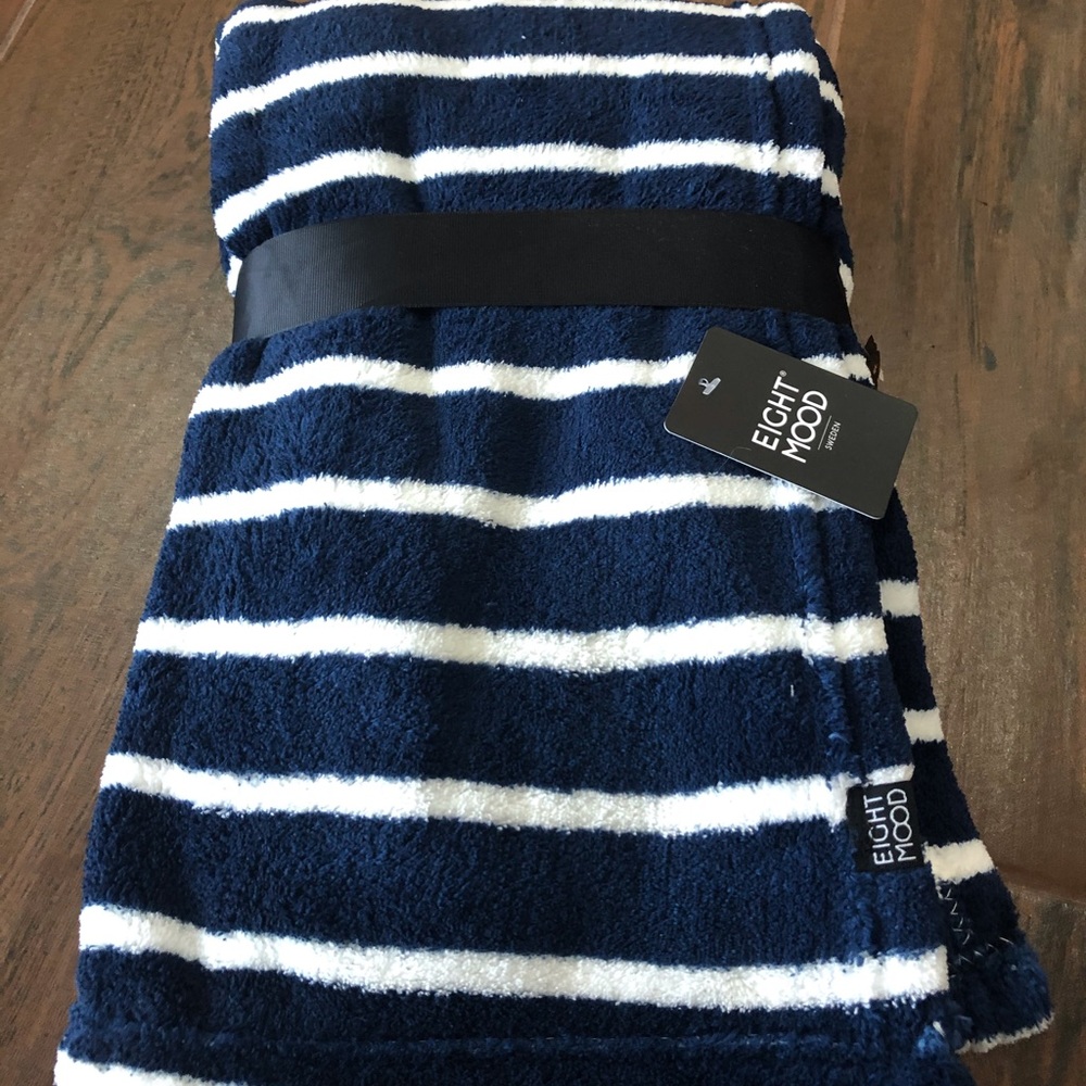 Eight Mood Sweden navy stripe throw blanket NWT